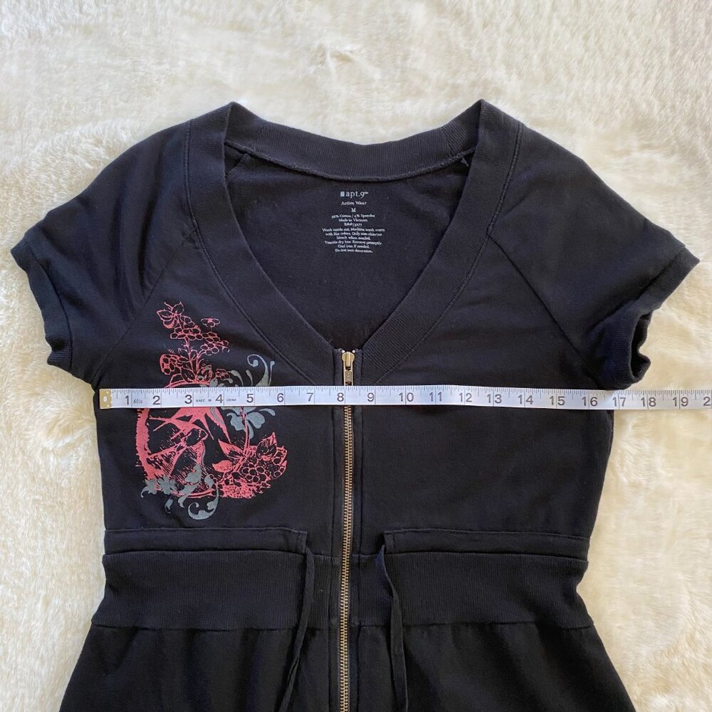 Women's Black Activewear Short-Sleeve Zip-Up Jacket, Bird Graphic Y2K style - Picture 6 of 10